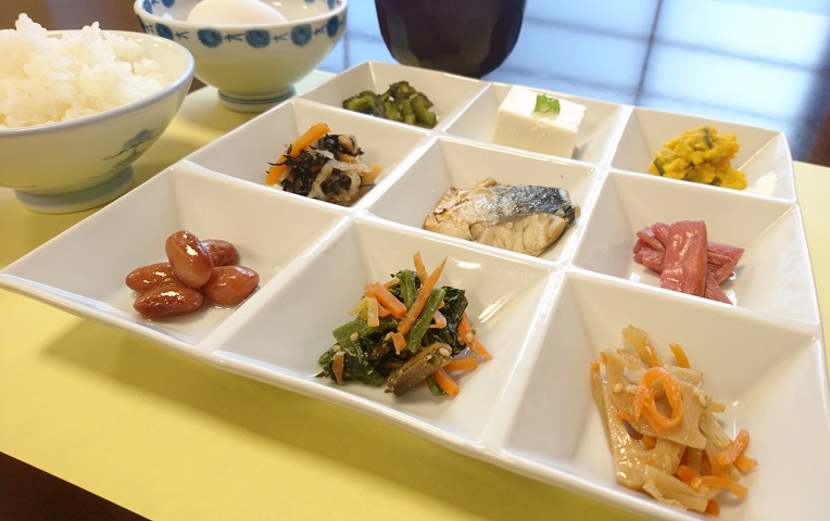 福井のお幸ざいも並ぶ朝食。